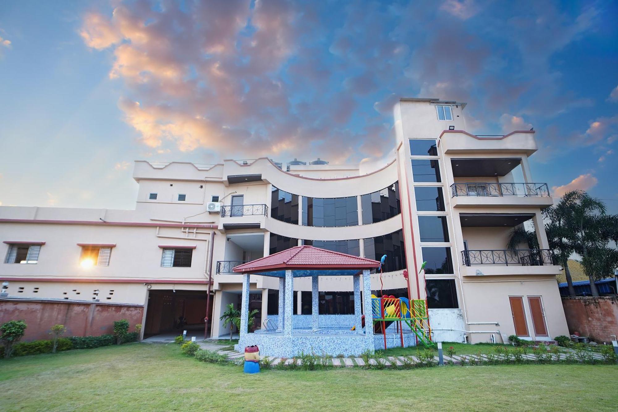 Gharana Resort !! Best Family Resort Near Kolkata With Swimming Pool !! Singur Екстер'єр фото